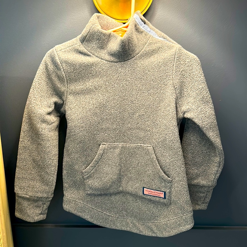 EUC Vineyard Vines fleece pullover 2T 💗